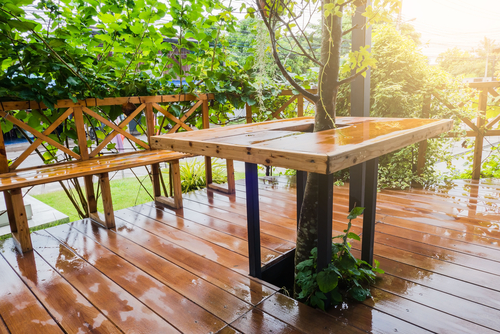 Choosing the Best Deck Stains and Sealers