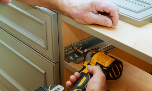Finding the Best Kitchen Cabinets Remodeling Services 